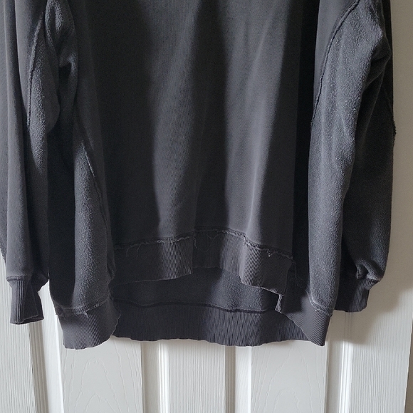 Aerie Charcoal V-Neck Pullover - Picture 4 of 6